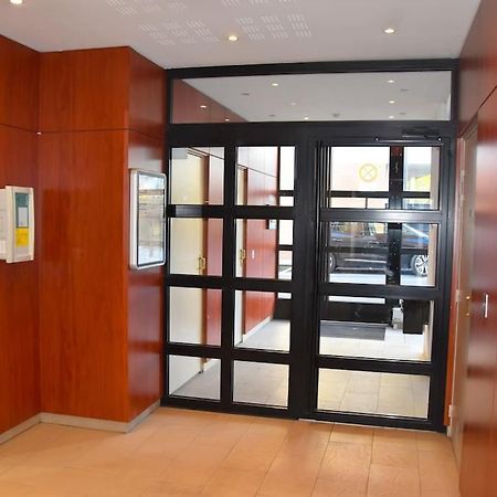 Superb Flat In Recent Building With Parking Lot Apartment Cergy Exterior photo