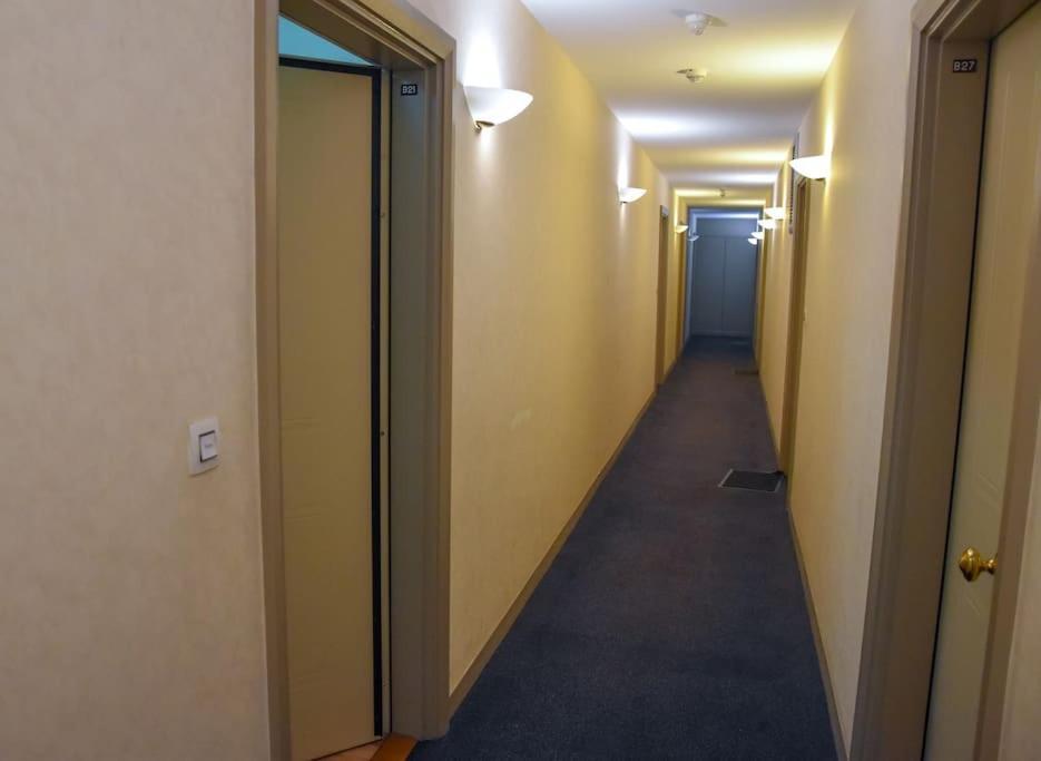 Superb Flat In Recent Building With Parking Lot Apartment Cergy Exterior photo